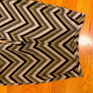 Trina Turk Holiday Pant in Black and gold. Size 0. Runs large. NWT. Side zip.